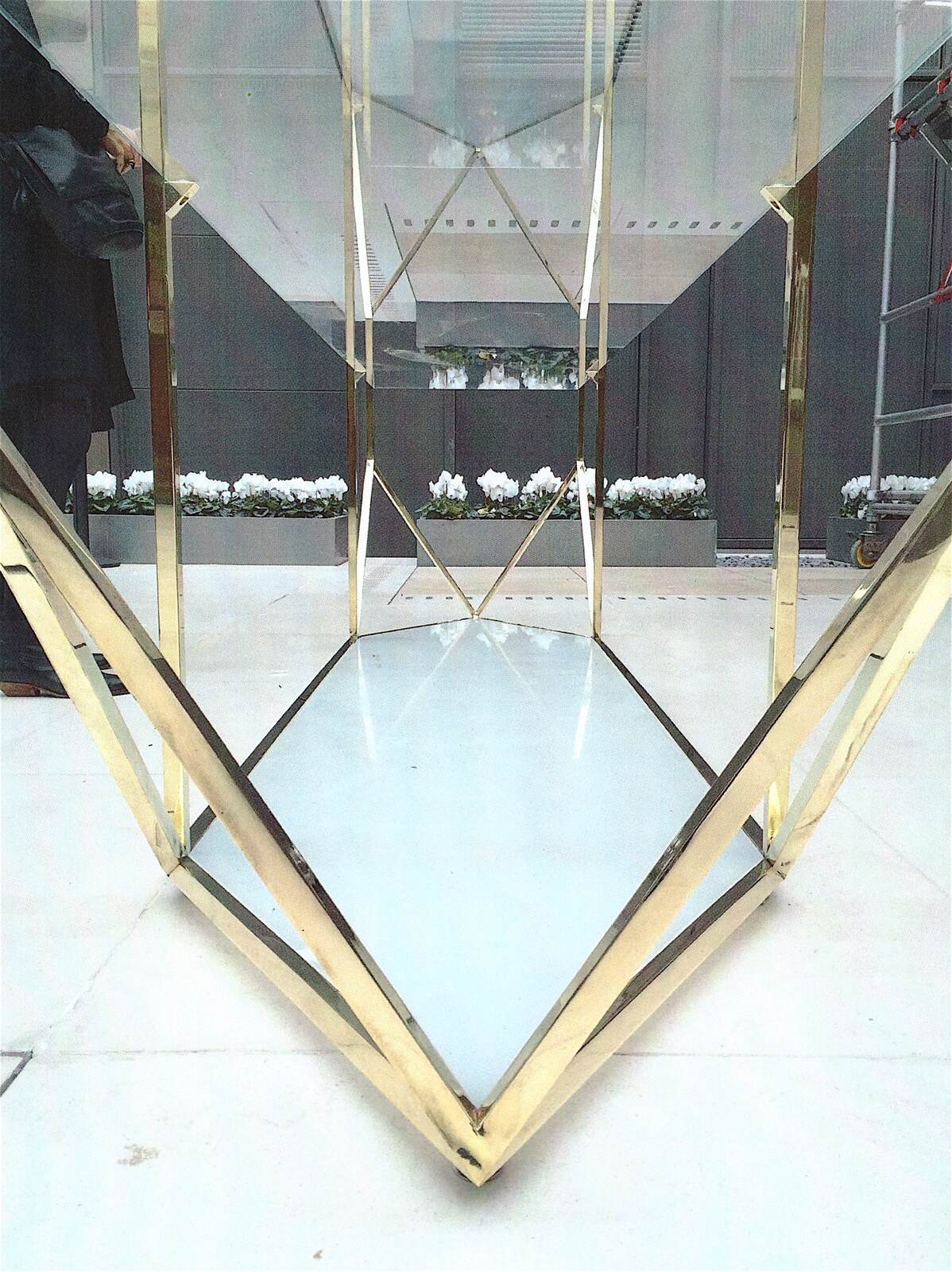 Structure vitrée en laiton